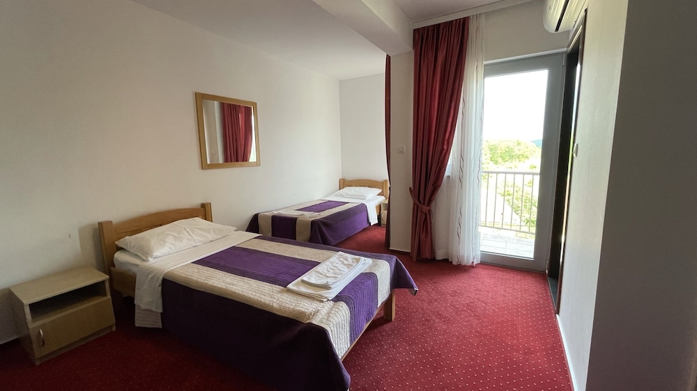 Quadruple Room photo 2