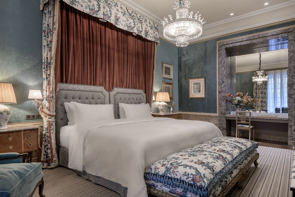 Royal Suite, 2 Bedrooms, Garden View