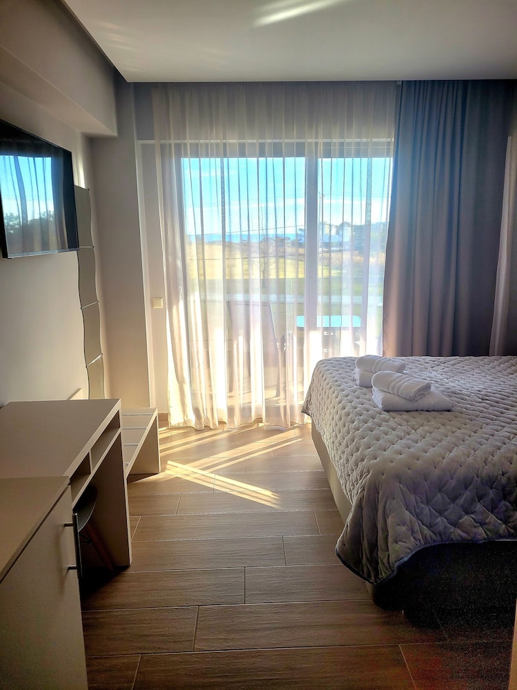 Deluxe Double Room - Photo 10
