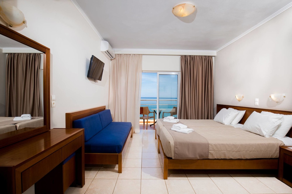 Standard Room, Front Sea View photo 1