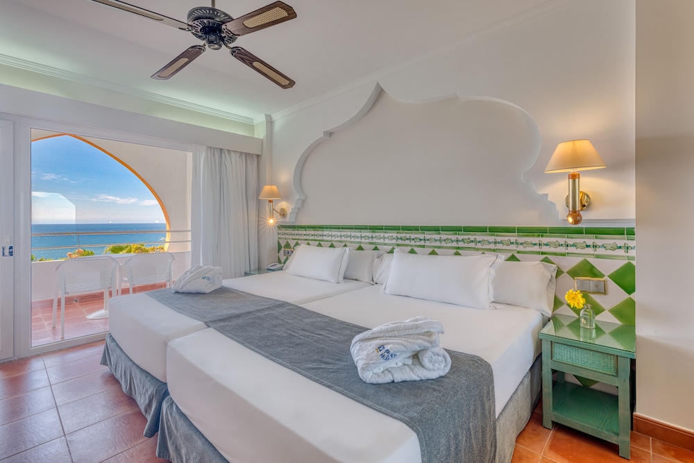 Superior Double Room, Balcony, Sea View - Photo 7