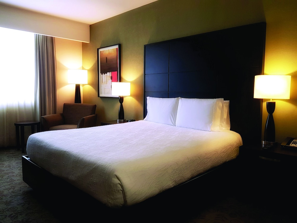 Comfort Room, 1 King Bed, Accessible - Photo 1