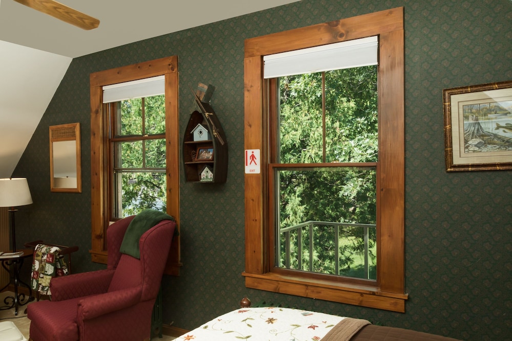 Room (Sunset Lake) photo 1