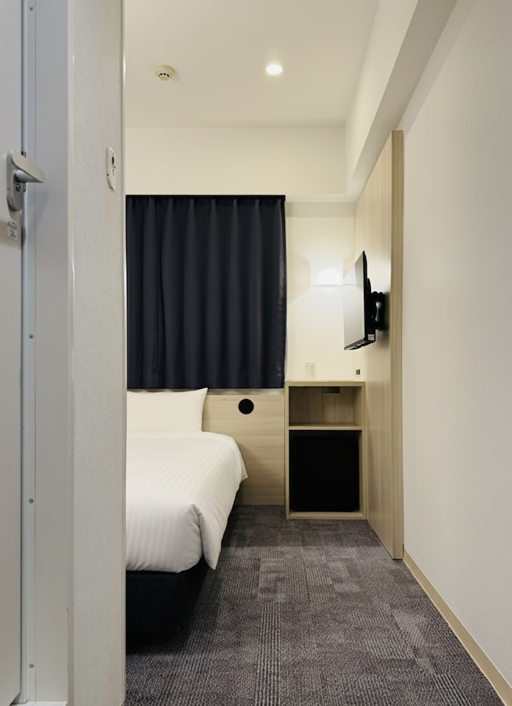 Basic Twin Room photo 3