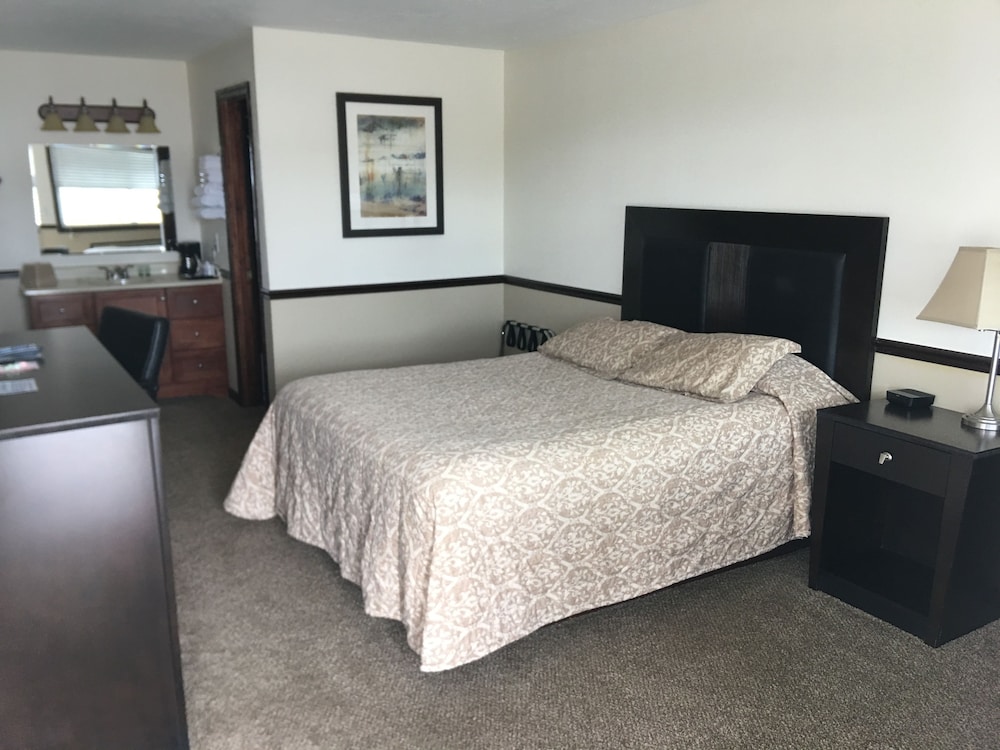 Elite Single Room, 1 Queen Bed, Mountain View photo 1