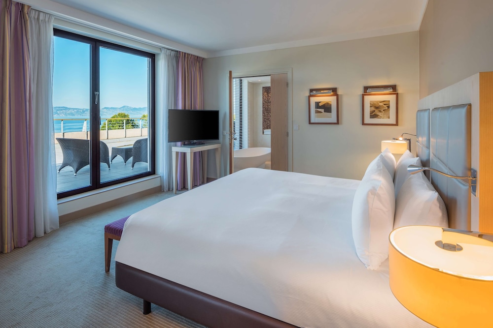 Executive Suite, 1 King Bed photo 2