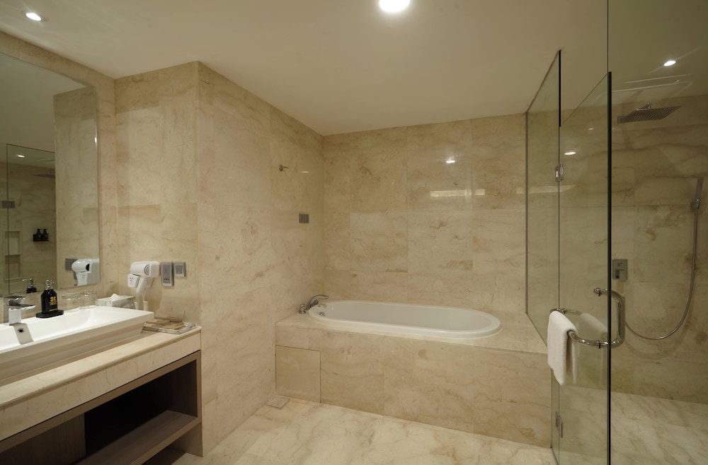 Executive Suite photo 2