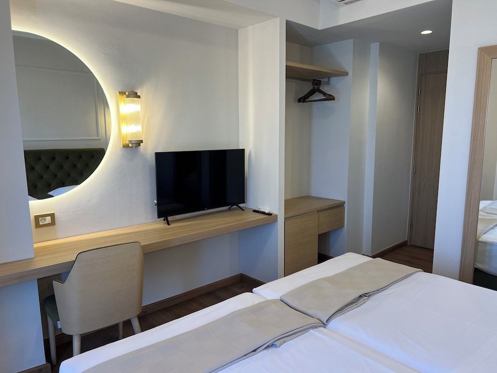 Superior Room, 1 Double or 2 Twin Beds, Sea View photo 3