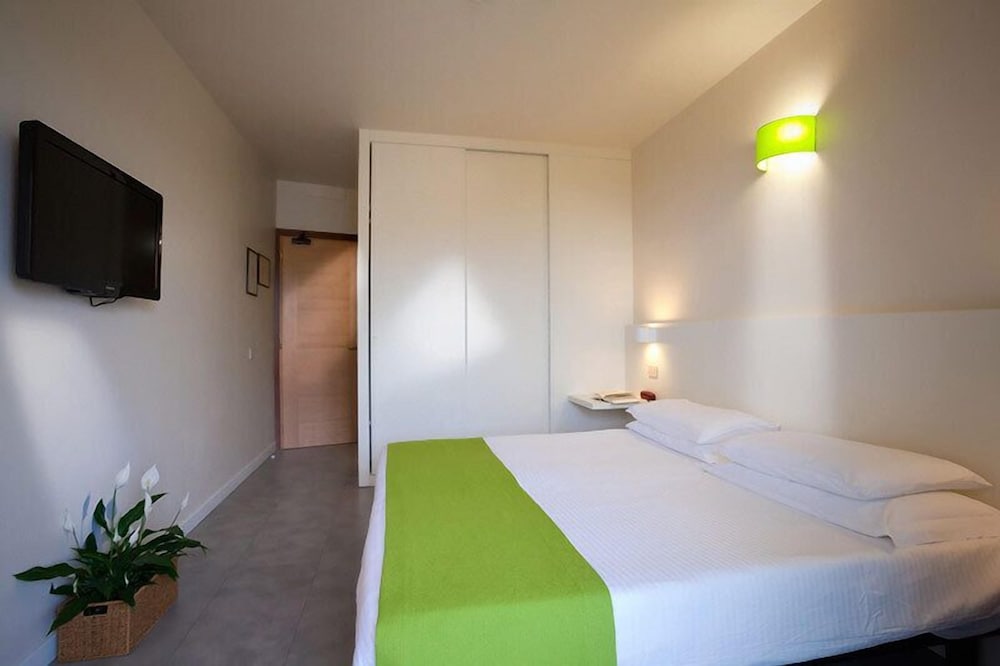 Double or Twin Room photo 2
