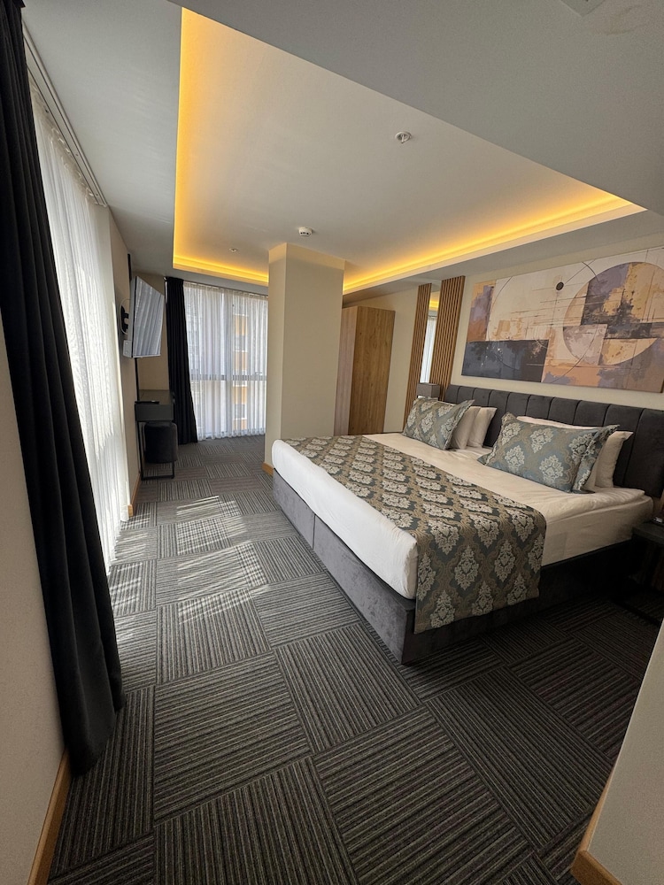 Family Room, City View