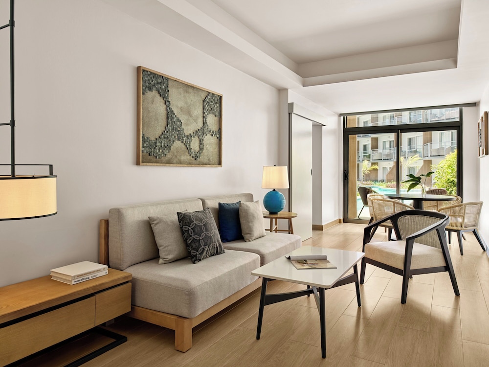Suite, 2 Bedrooms - Photo 1