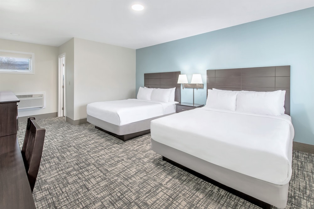 Premium Room, 2 Queen Beds, Mountain View photo 3