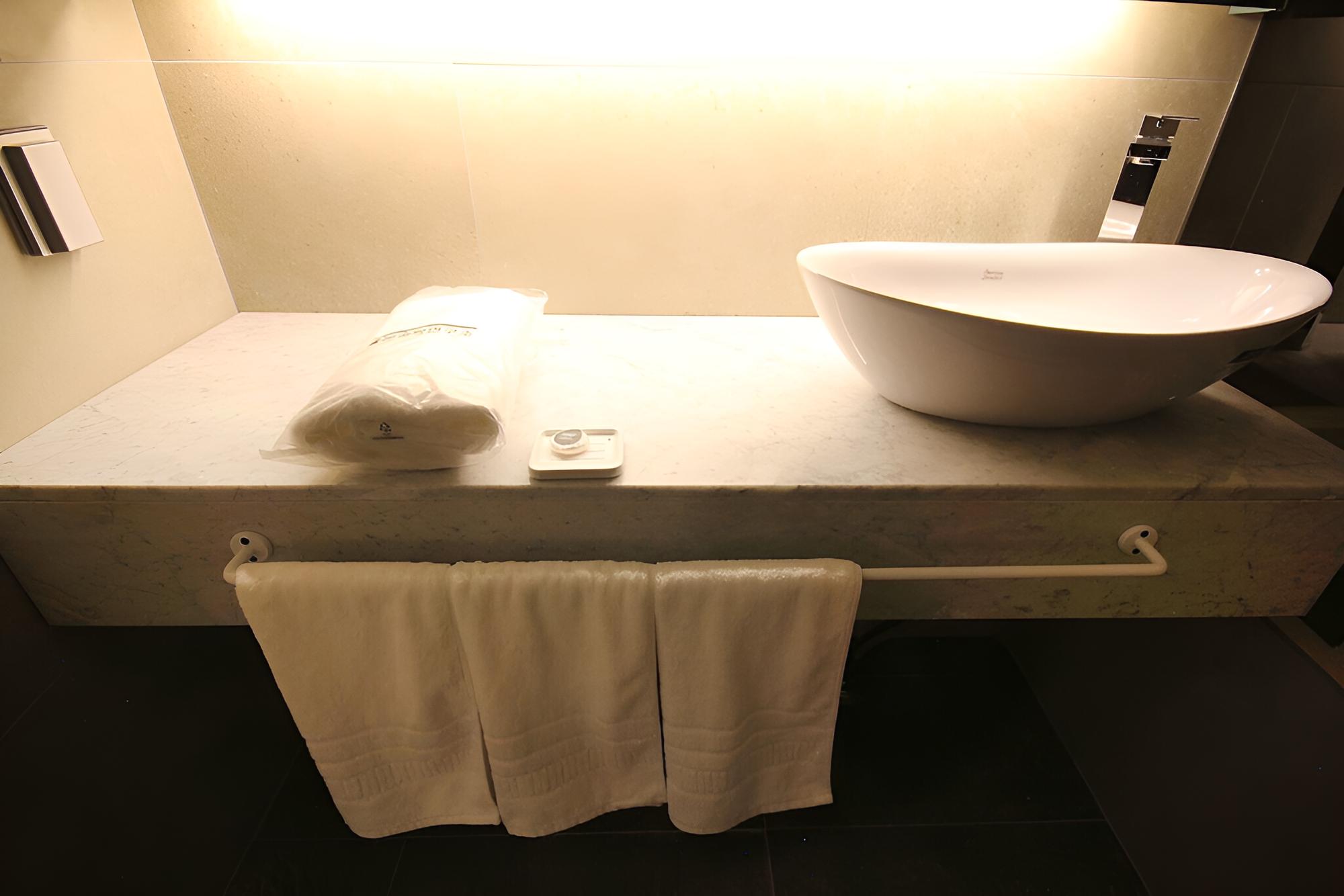 Room (Suite (Styler Jetted Spatub)(OTT King) - Photo 7
