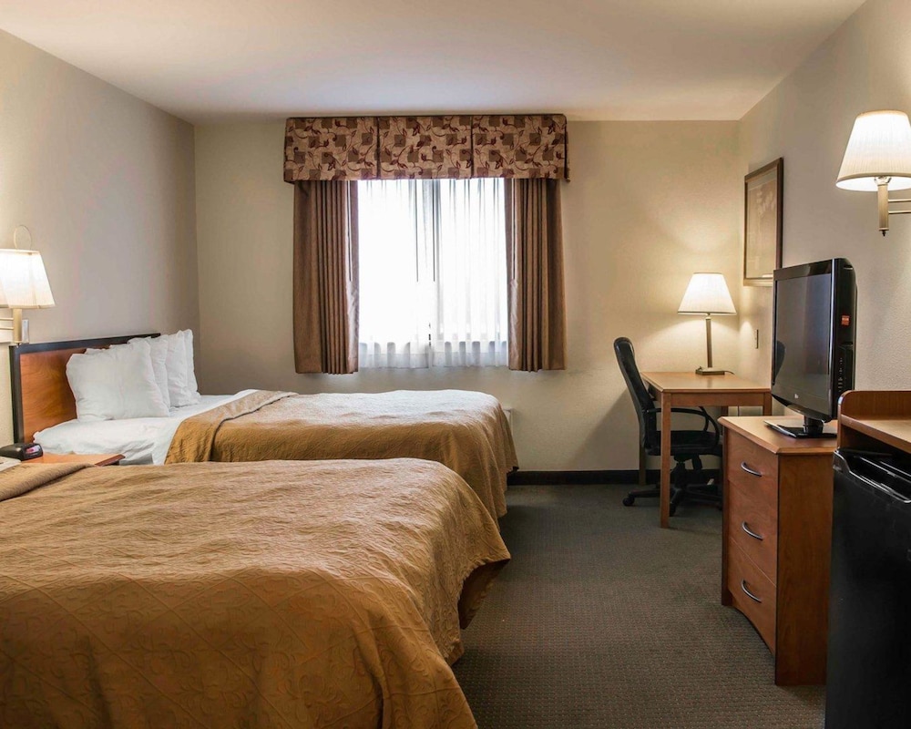Standard Room, 2 Queen Beds, Non Smoking (First Floor) - Photo 3