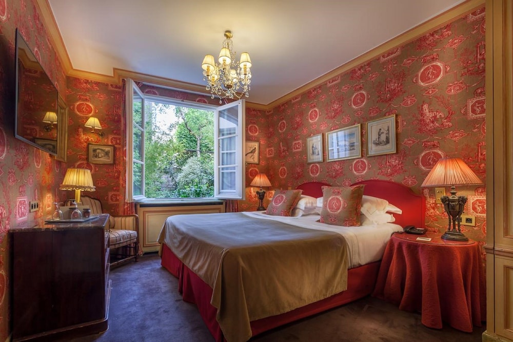 Superior Double Room thumbnail 6