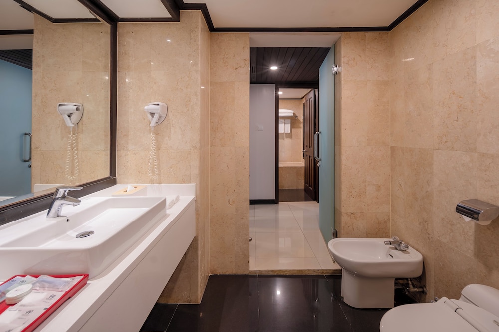 Suite Room - Photo 4
