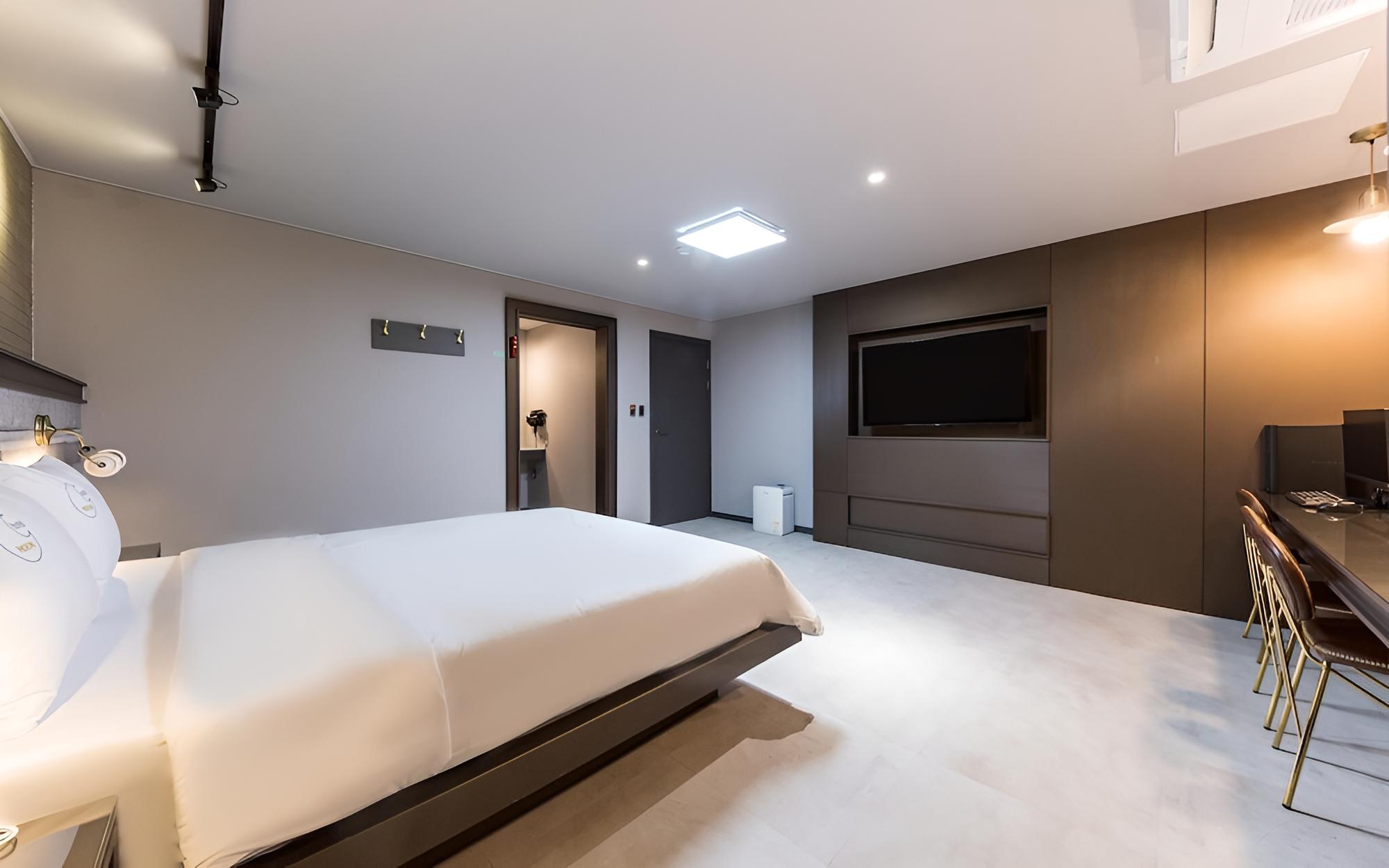 Room (Deluxe (Netflix available air purifie) - Photo 3