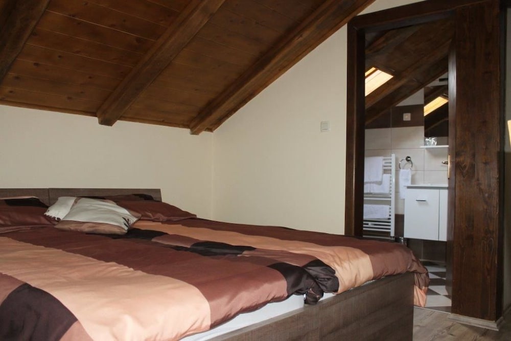 Room (Queen Marry)