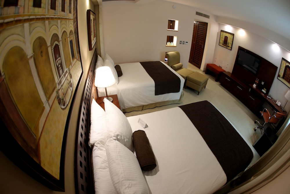Deluxe Room, 2 Queen Beds photo 2