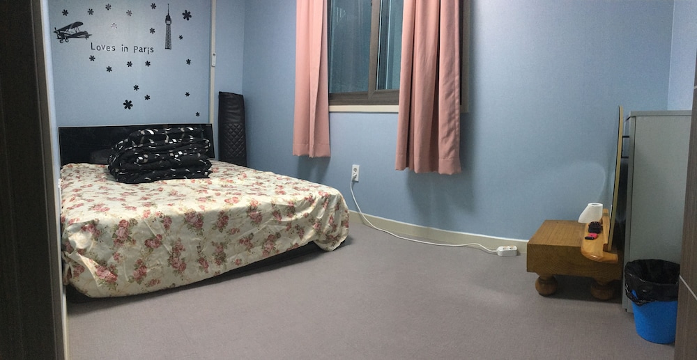 Standard Double Room, Shared Bathroom photo 1