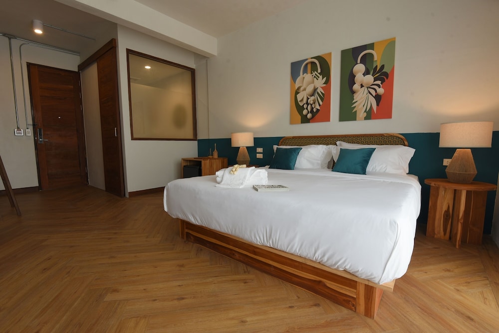 Deluxe Room - Photo 1