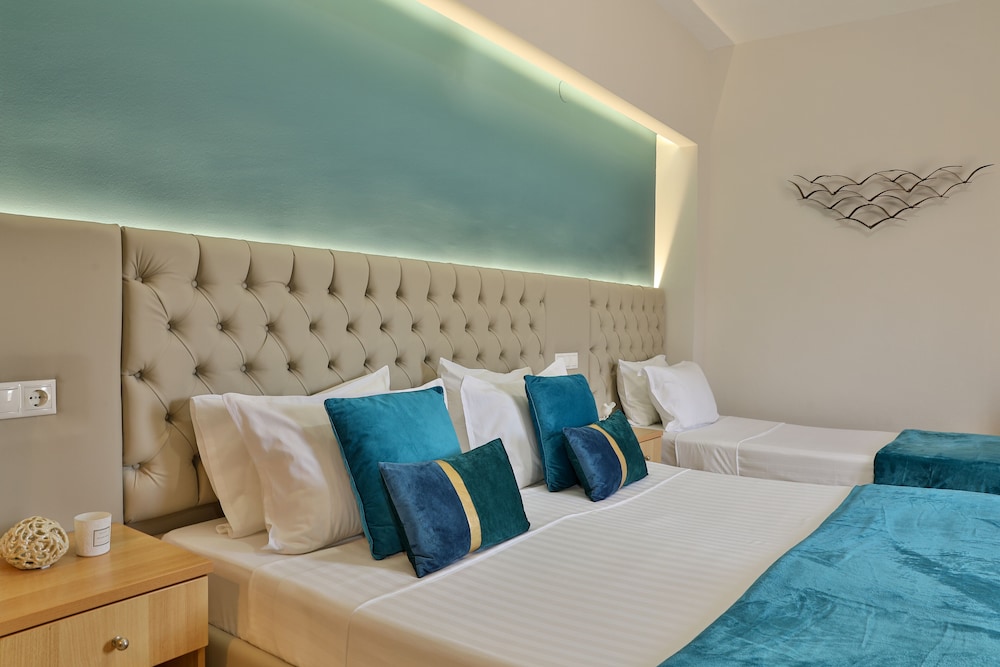 Panoramic Triple Room, Balcony photo 3
