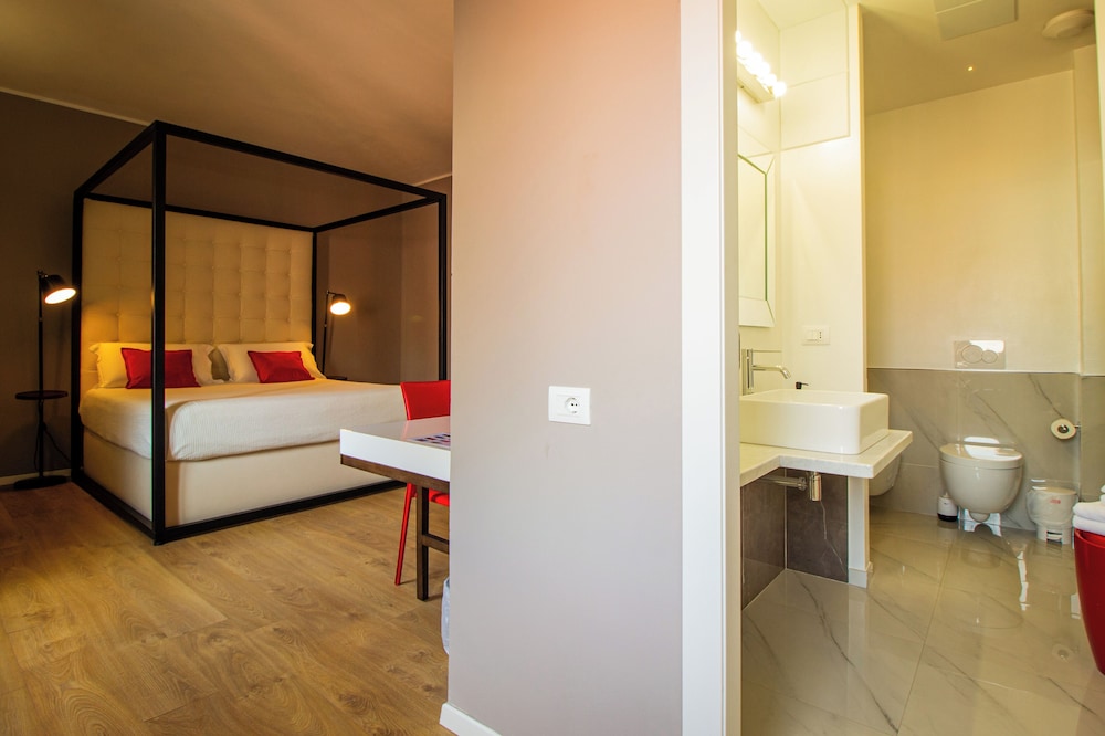 Deluxe Room (King Relax) photo 2