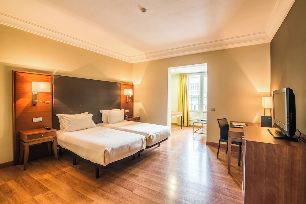 Standard Room, 2 Twin Beds photo 2