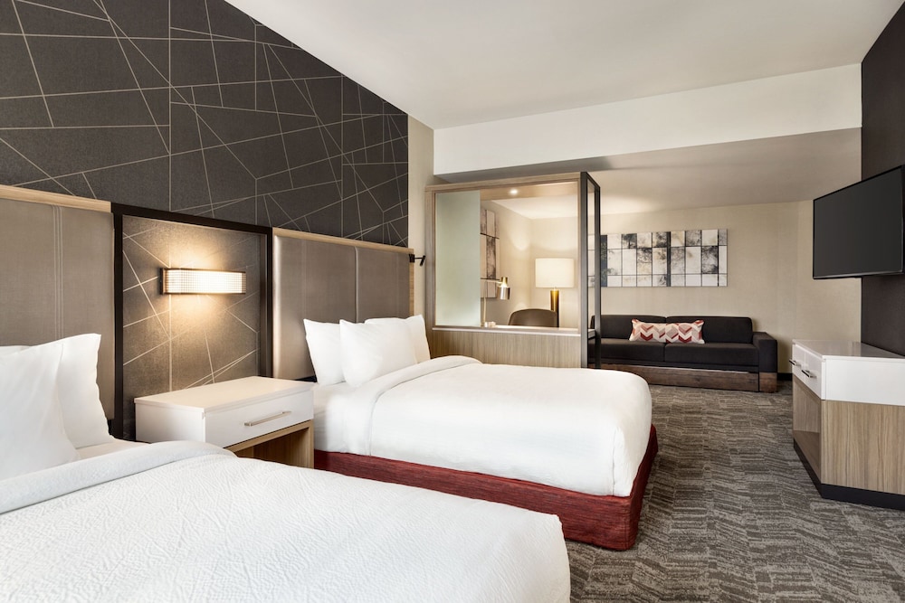 Suite, Multiple Beds