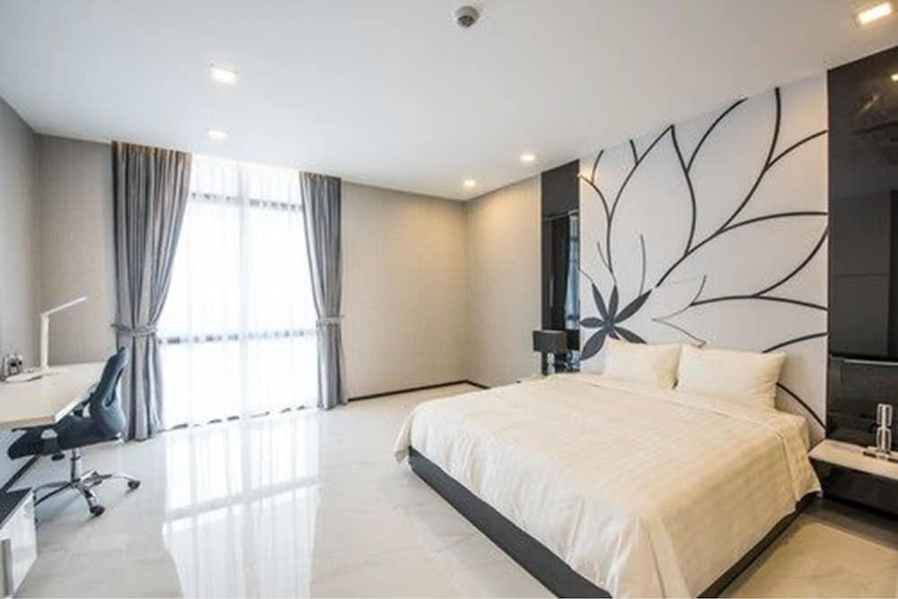 Luxury Penthouse, 5 Bedrooms, Non Smoking, City View photo 1