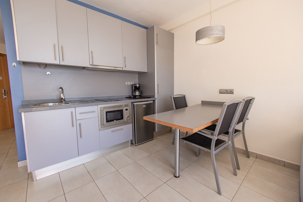 Premium Apartment, 1 Bedroom, Balcony, Sea View (2 Adults And 1 Child) - Photo 3