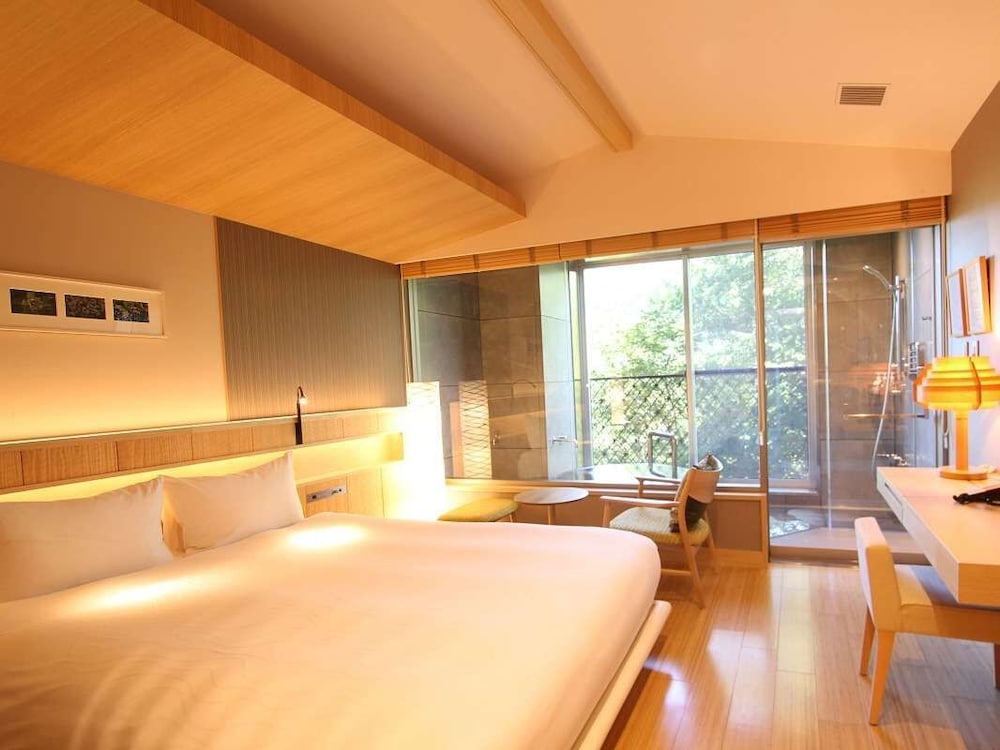 Queen Room With Hot Spring, Non Smoking photo 1