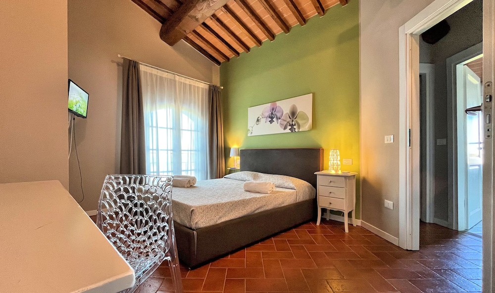 Executive Apartment, 2 Bedrooms, Patio, Hill View