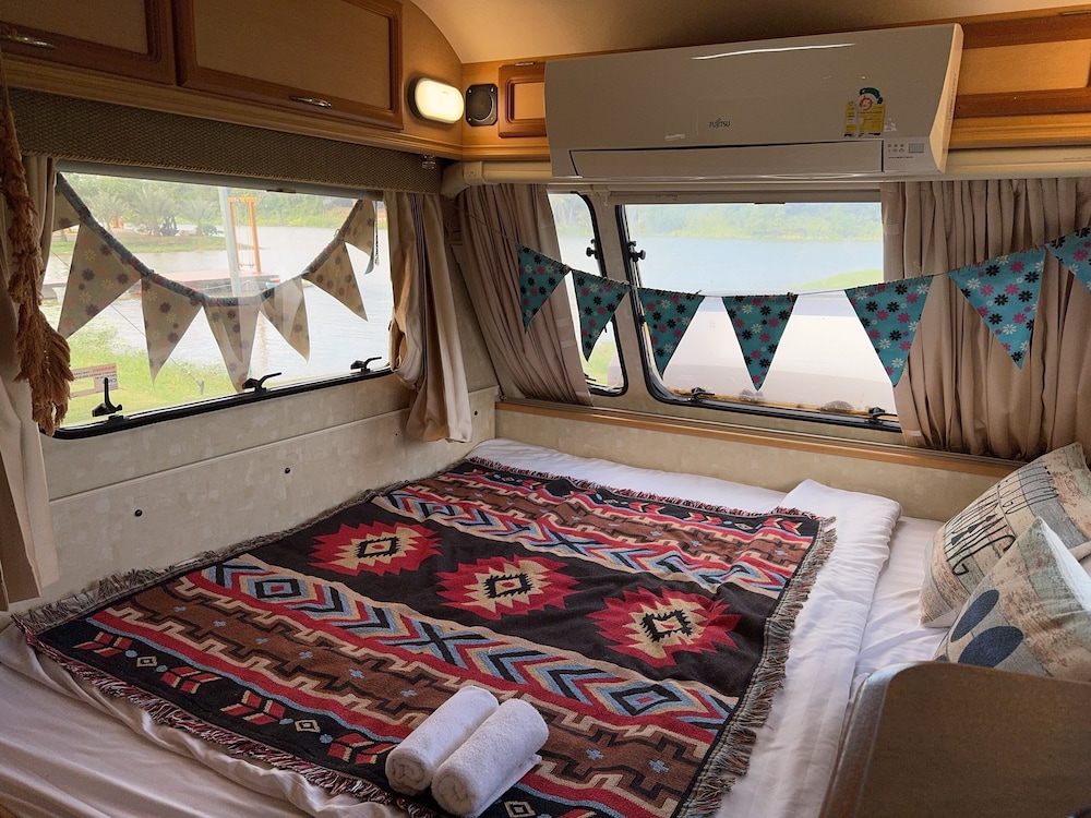 Campervan Riverfront for 2 - Photo 14