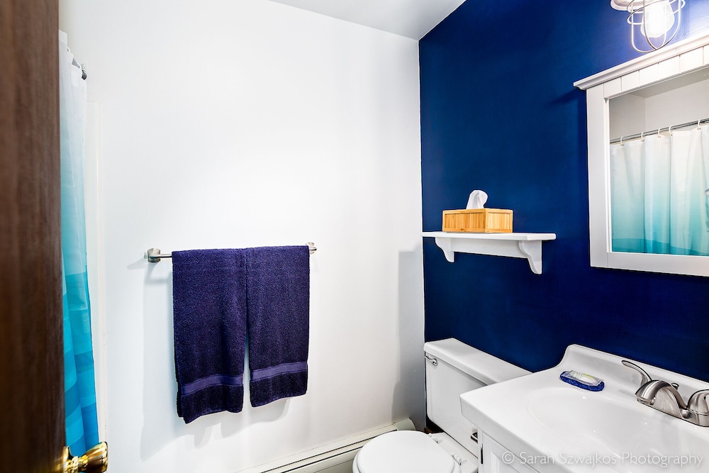 Double Room, 2 Queen Beds, Refrigerator, Mezzanine photo 2