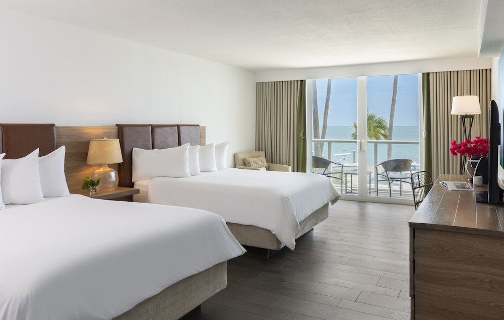 Alligator Reef Oceanfront Room Two Queens - Photo 2