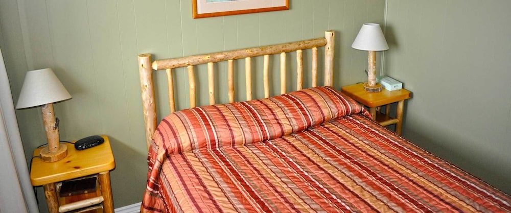 Room, 1 Queen Bed (Non Lakeview) photo 2