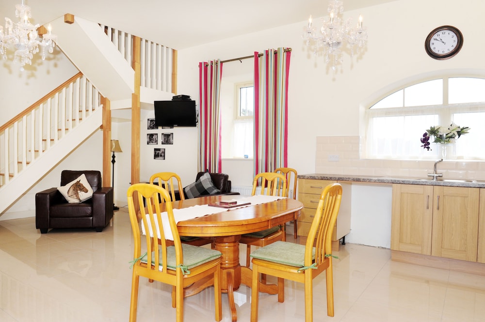 Standard House, 4 Bedrooms, Kitchen, Courtyard Area photo 3