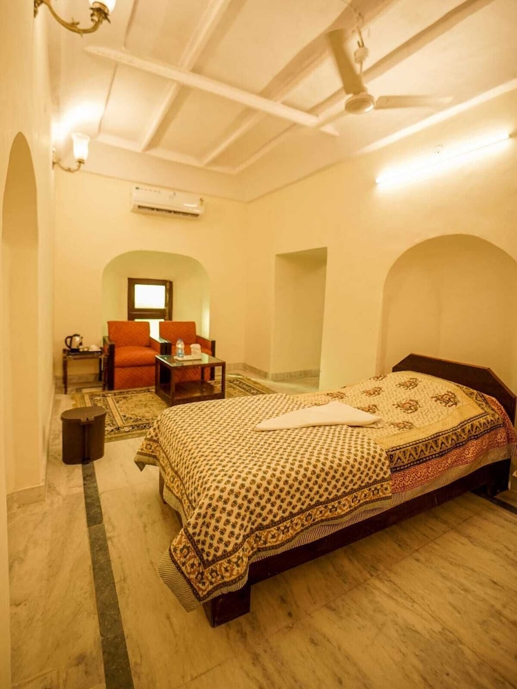 Deluxe Double or Twin Room photo 3