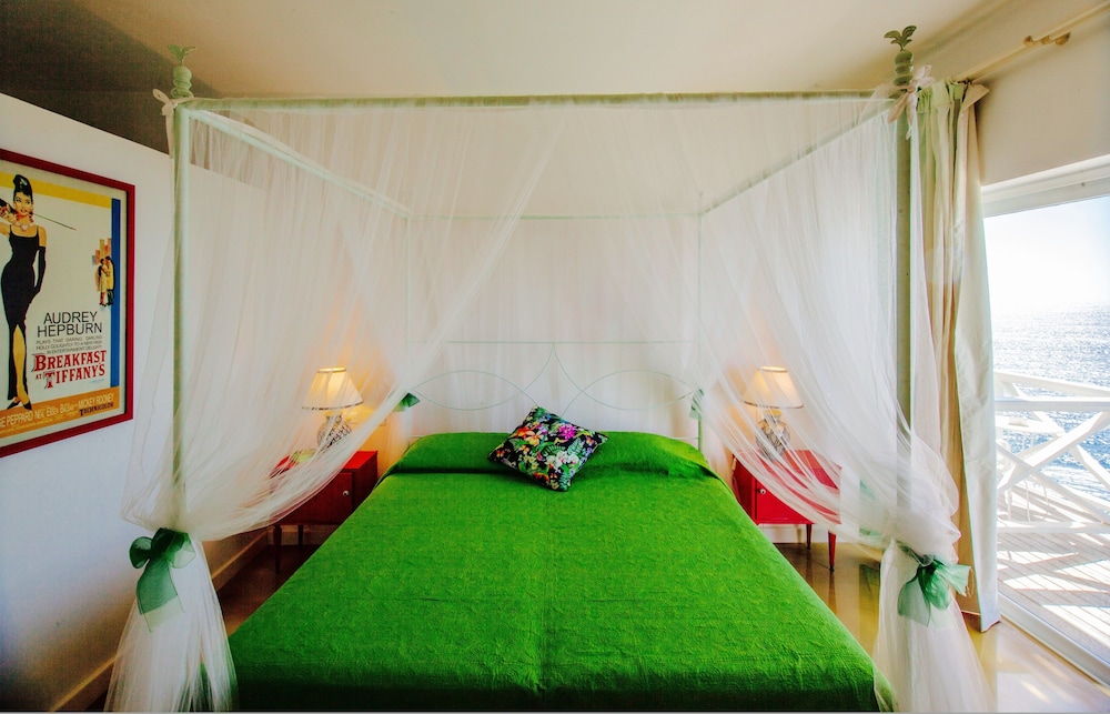Superior Double Room, 1 King Bed, Private Bathroom, Ocean View