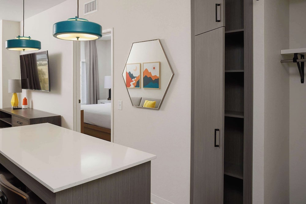 WaterWalk Extended Stay by Wyndham Jacksonville Deerwood Pk, Bilde 3
