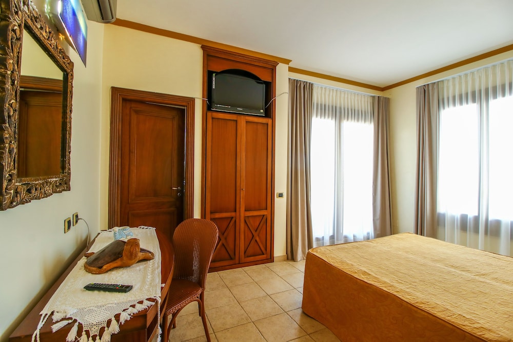 Superior Triple Room photo 3