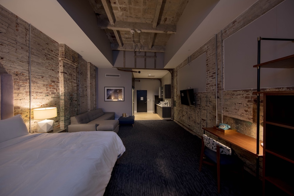 Trundle King Suite photo 2