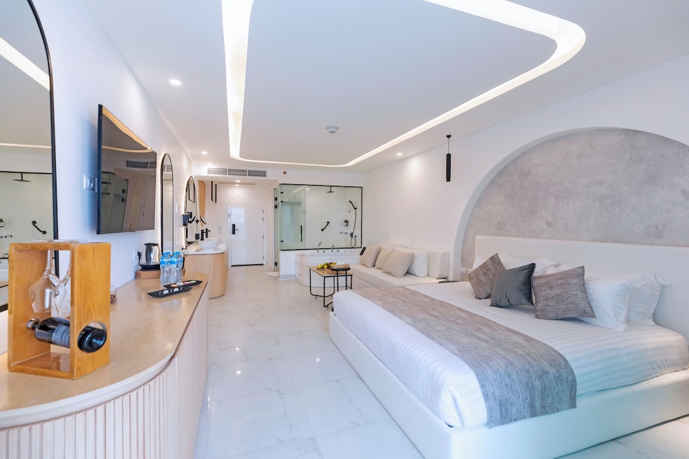 Deluxe Jacuzzi Room - Photo 2