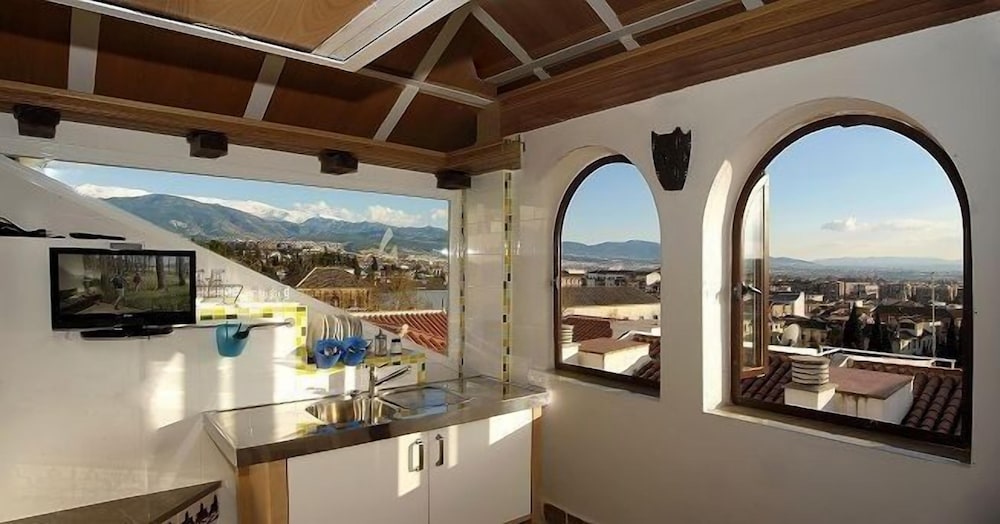 Deluxe Studio, 1 Double Bed with Sofa bed, Terrace, City View - Photo 1