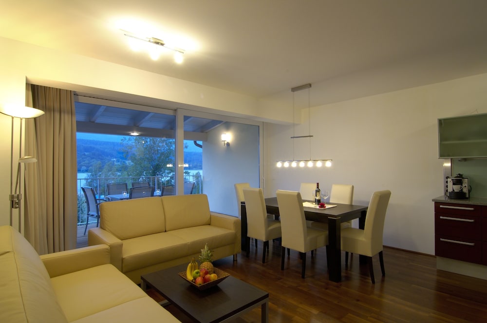 Senior Apartment, 2 Bedrooms, Balcony, Mountain View