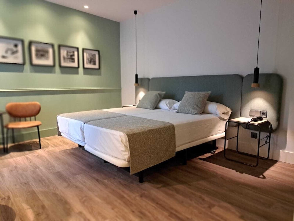 Superior Room, 2 Twin Beds, Courtyard View