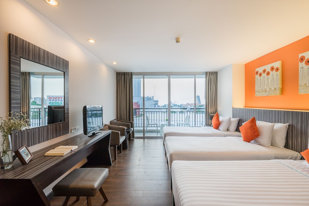 Deluxe Triple Room - Photo 8
