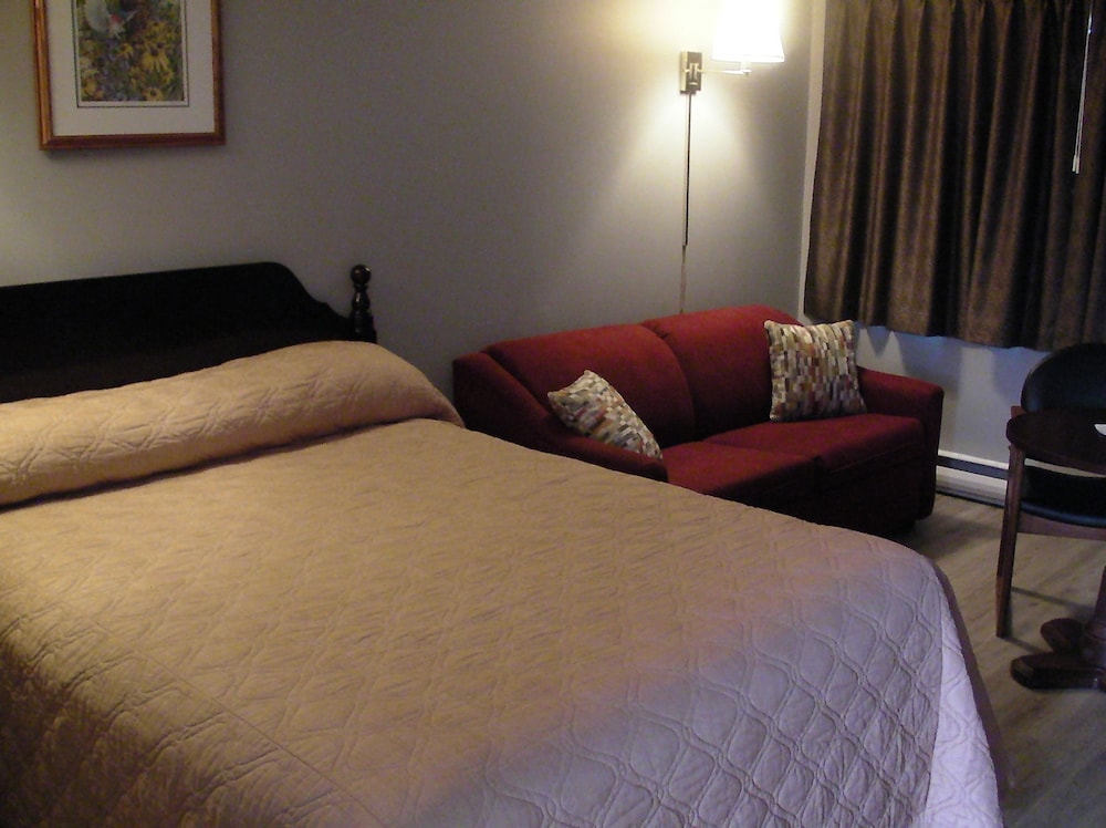 Standard Room, 1 Queen Bed