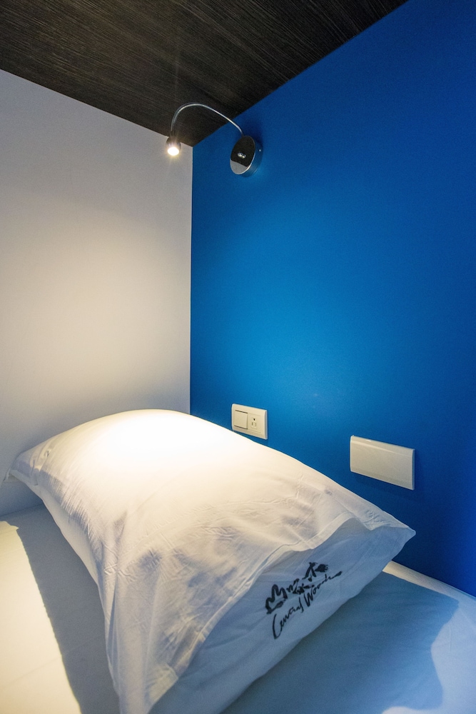 Standard Shared Dormitory, Men Only (4 People, And No Amenities) photo 2